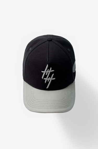 Gorra-Colors-Negra-Gris-Culturewise-MNY-MKRS